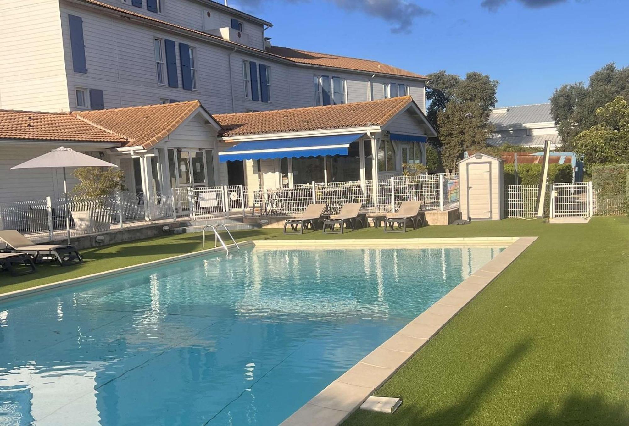 Sure Hotel By Best Western Nimes Est Екстериор снимка