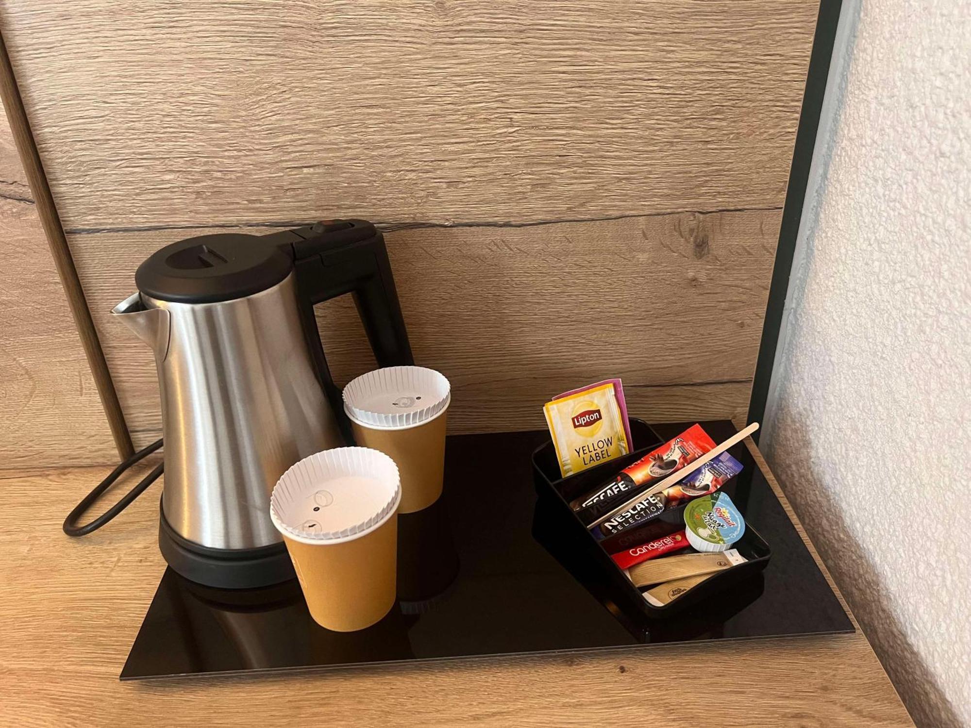 Sure Hotel By Best Western Nimes Est Екстериор снимка